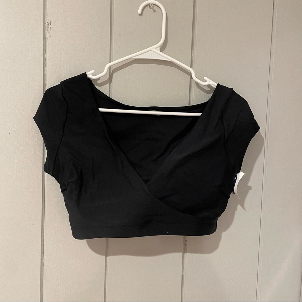 ✨ NWT Old Navy Black Swimsuit Top ✨Women’s Medium